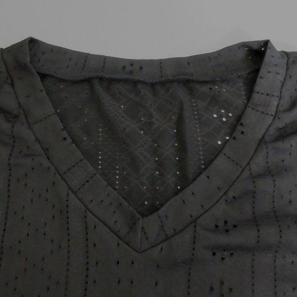 Womens Casual Top Plus Size 1X Black Eyelet Short Cap Flutter Sleeve V-Neck NWOT - Picture 3 of 6